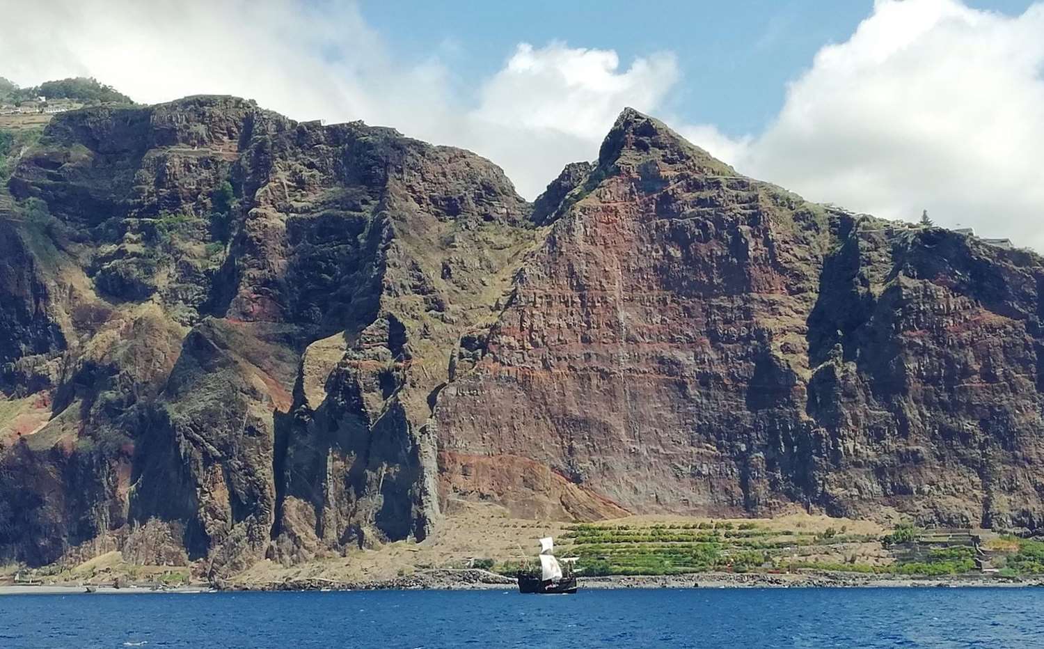 Nave con vele a Madeira