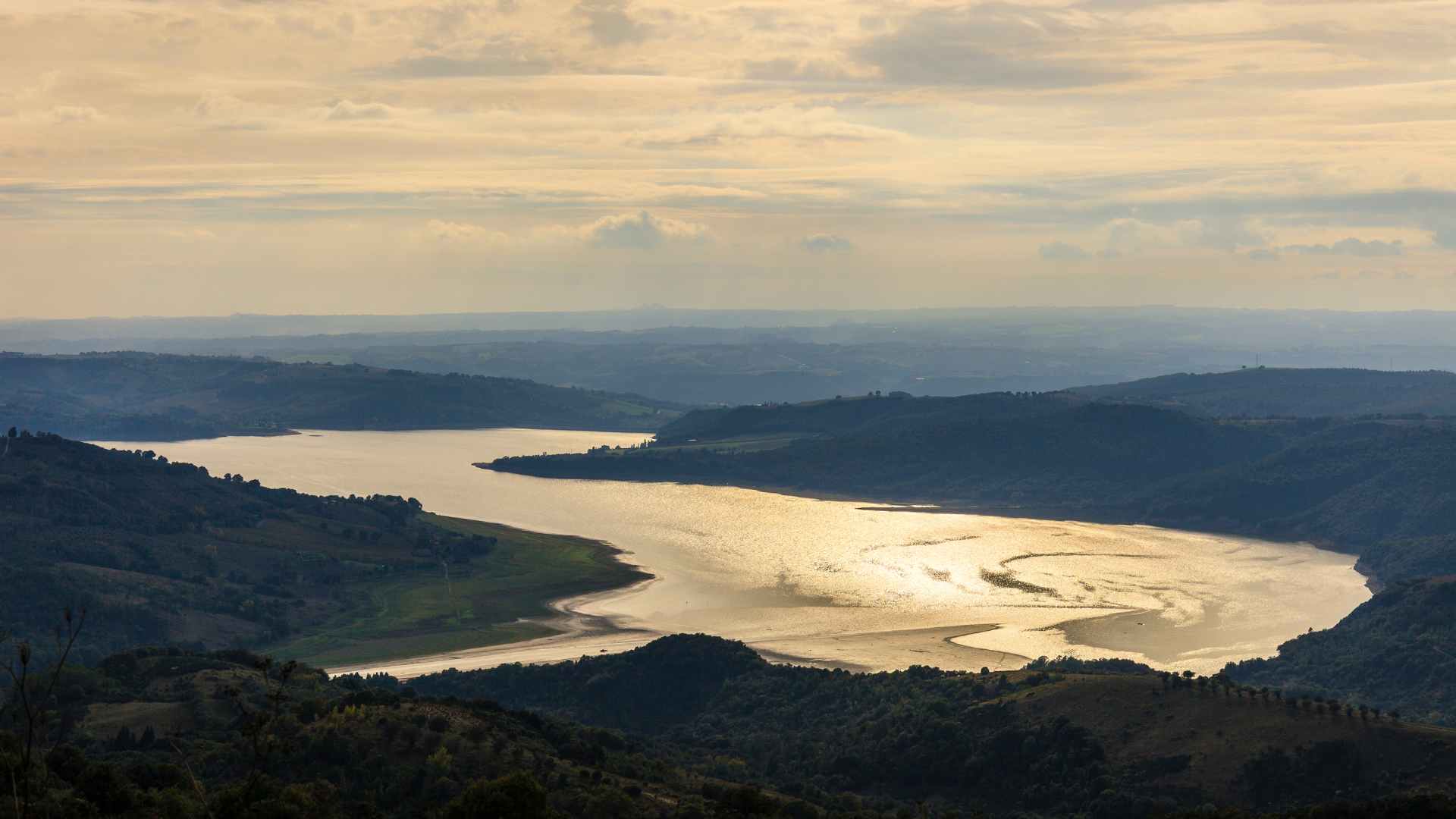 Cammino dei borghi silenti Corbara Lago